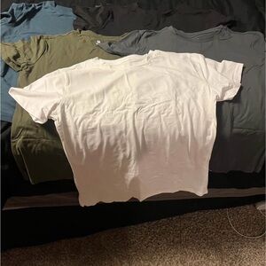 Women’s Amazon polyester/spandex 5 tshirt set size Large -New